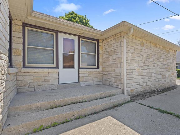 5th image of 3031 S 33rd STREET