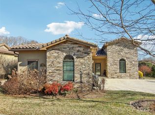 16 Pacifico Dr, Asheville, NC 28806