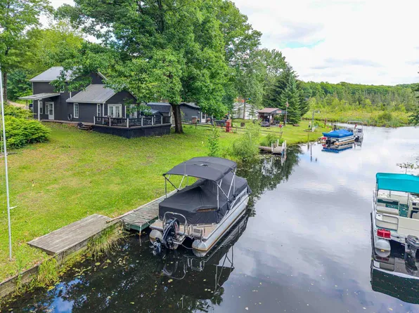 5311 Pointview Dr, Harrison, MI 48625
