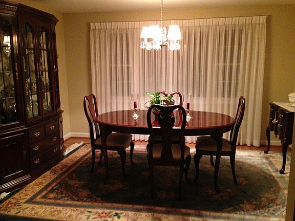Formal dining room
