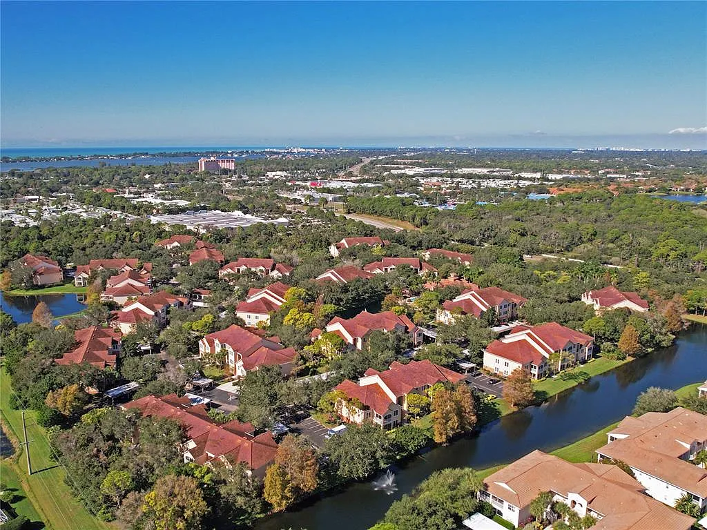 2 bed, 2.0 bath, 1089 sqft, $1,900 — Photo 4