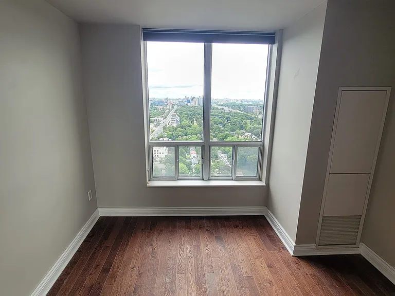 33 Sheppard Ave E #3202 — Photo 13