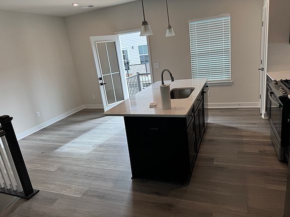 4th image of 1604 Aspire St