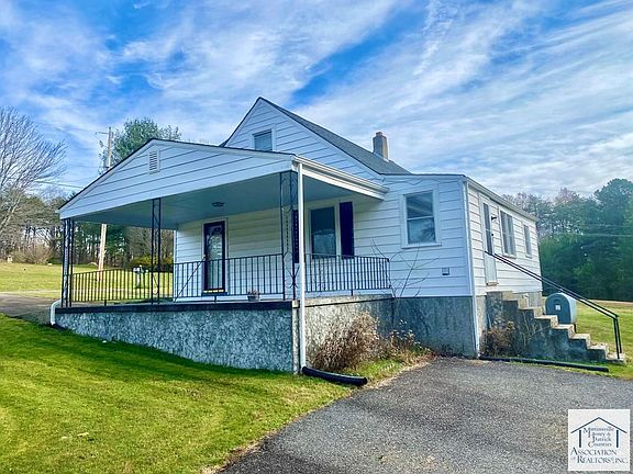 3rd image of 70 Peverall Ln