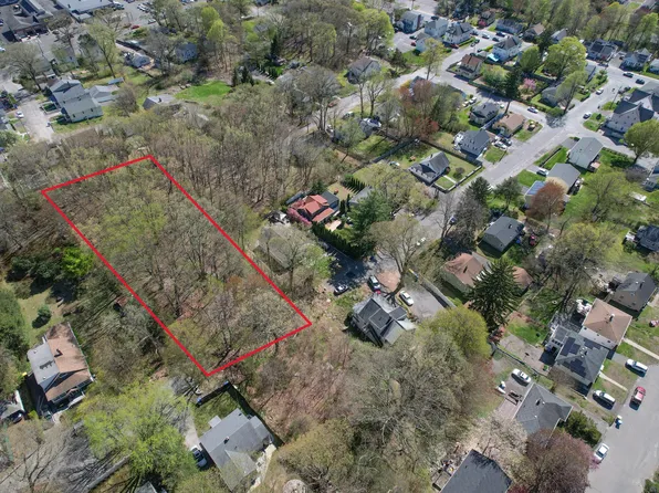 Munson Avenue, Waterbury, CT 06705
