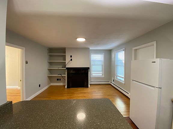 3rd image of 69 Pearl St #1