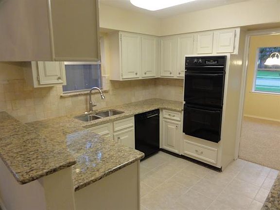 3rd image of 3408 Cromwell St