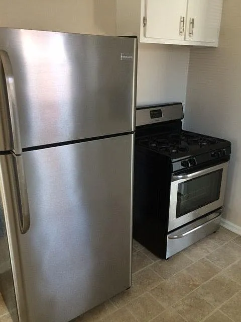 3 bed, 900 sqft, $1,390 — Photo 4