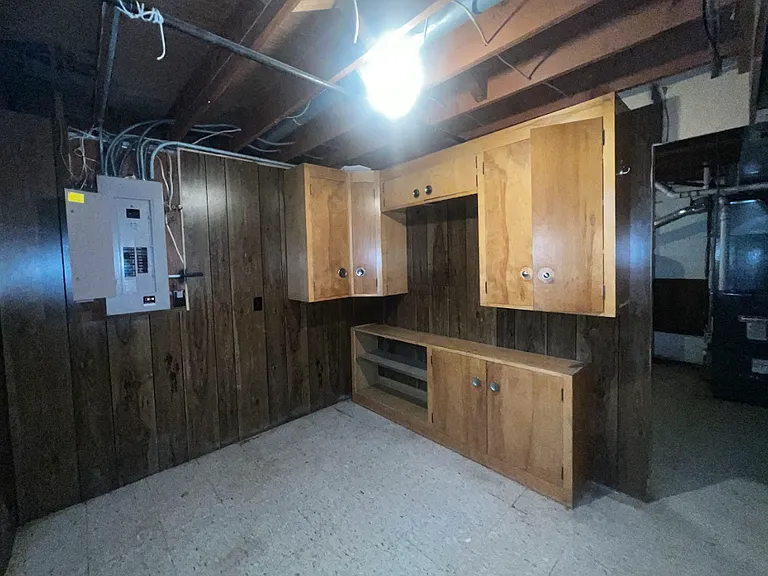 7725 Tessman Dr N — Photo 18