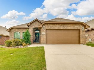 6056 Paddlefish Dr, Fort Worth, TX 76179