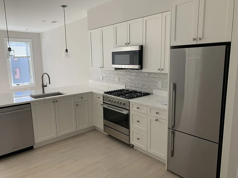 197 Green St #306 — Photo 1