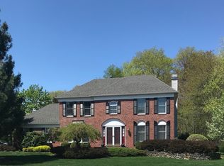 33 Gavins Pond Rd, Sharon, MA 02067