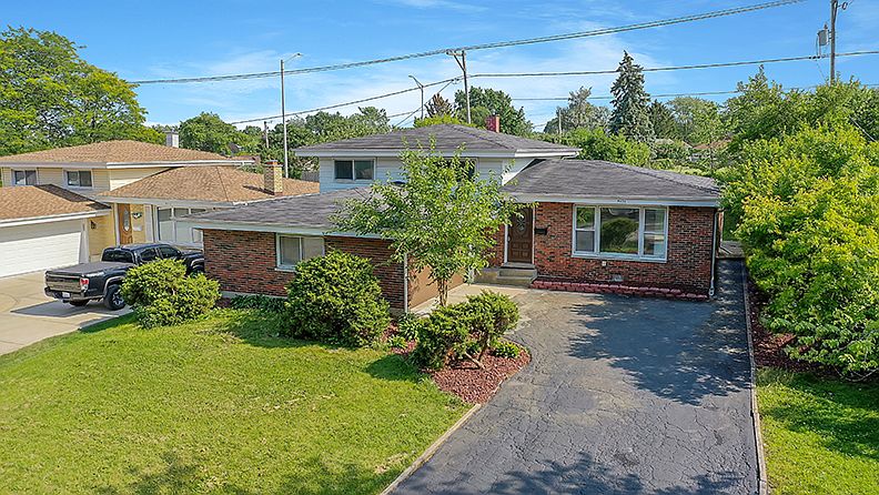 1st image of 9121 Meadowview Dr