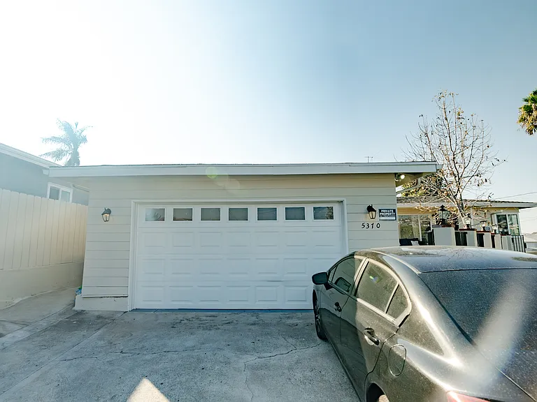 5370 E Falls View Dr — Photo 3