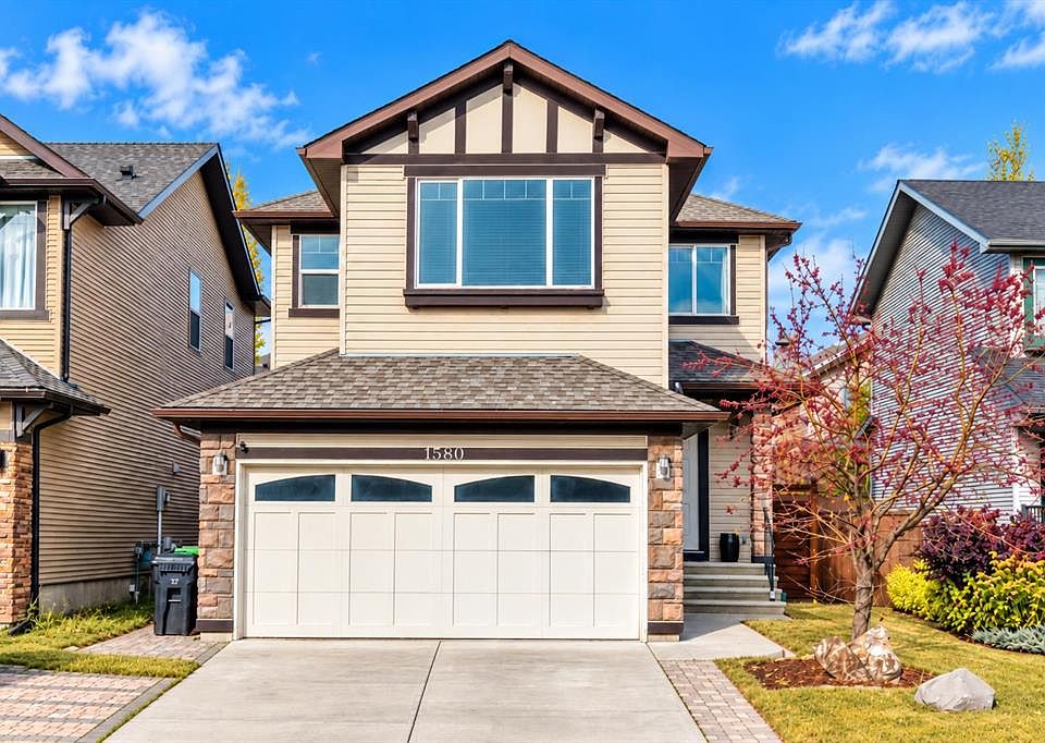 1st image of 1580 S New Brighton Dr SE