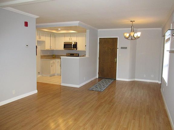 2nd image of 22100 Burbank Blvd Unit 316B