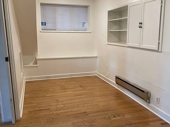 5th image of 414 Lester Ave APT A