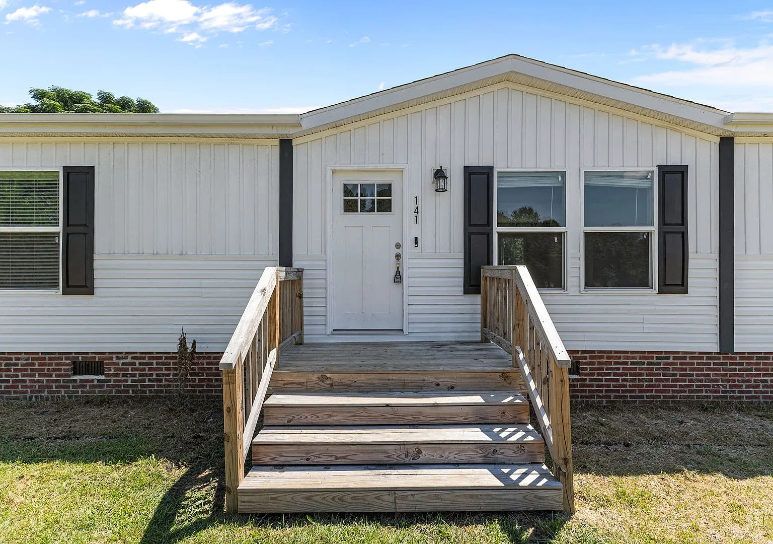 New build home on a spacious lot! — Photo 4