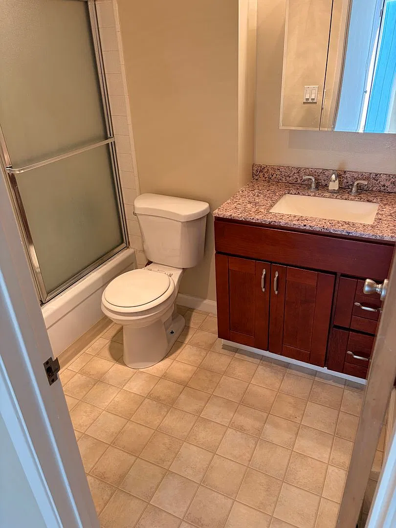 182 N. Murphy Avenue — Photo 4