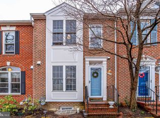 2102 N Tazewell Ct, Arlington, VA 22207