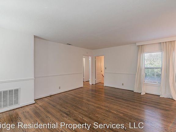5th image of 5031 Birchman Ave