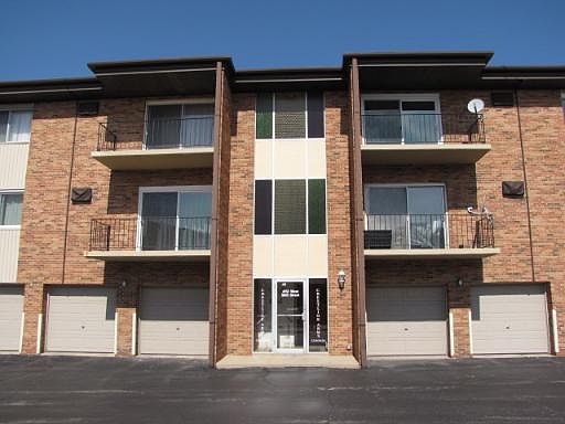 2nd image of 4112 W 98th St #5104