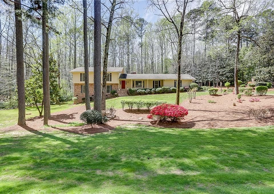 2nd image of 2073 Gunstock Dr