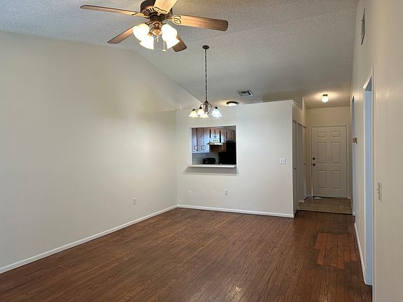 3rd image of 2905 Prince Oak Ct