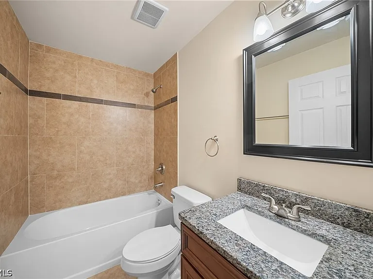 2820 SW 7th Pl — Photo 23