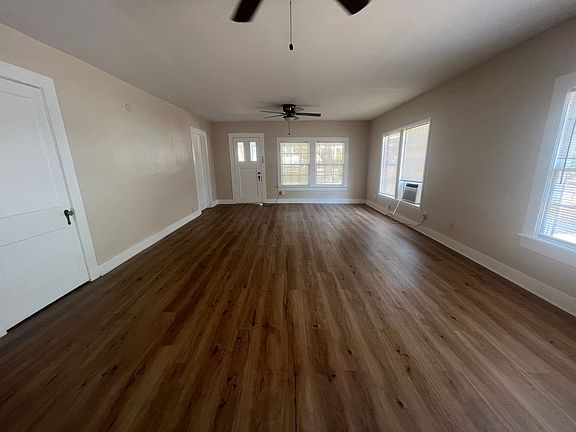 4th image of 1003 Avenue F