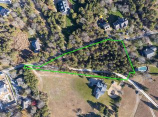 26 Mill Hill Rd, Edgartown, MA 02539