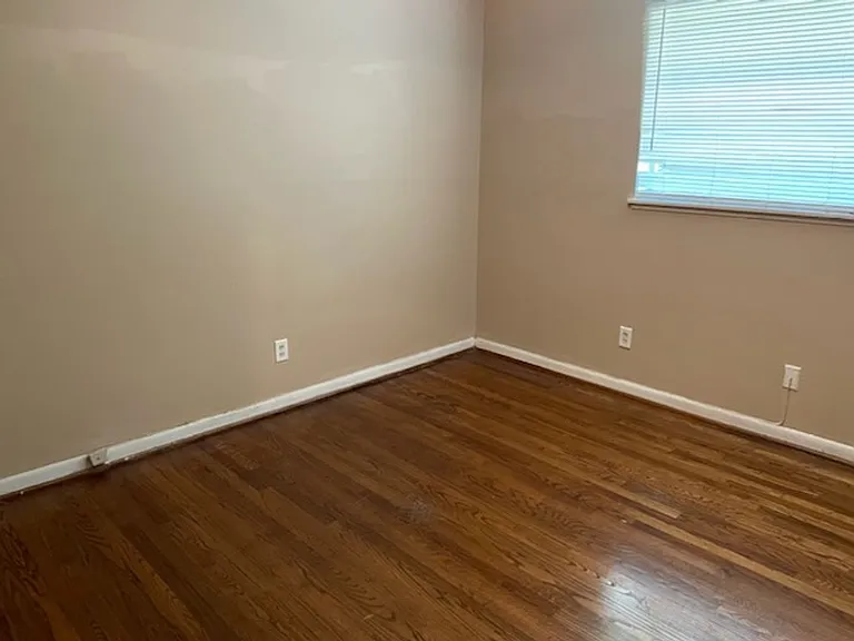 609 Idlewild Cir — Photo 5