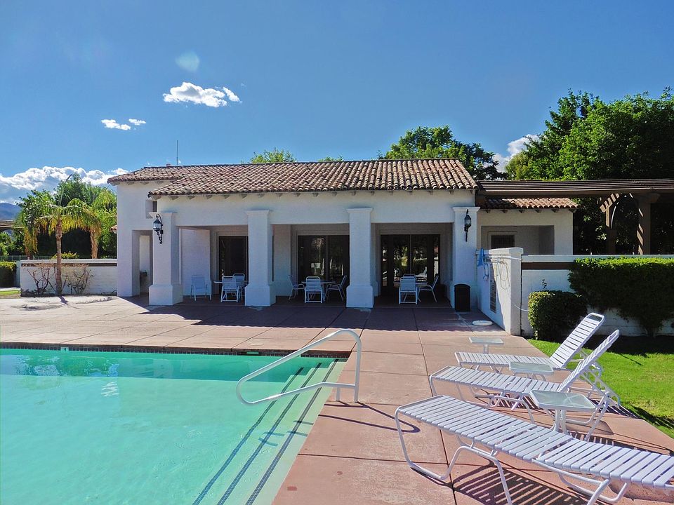 Clubhouse, pool and spa