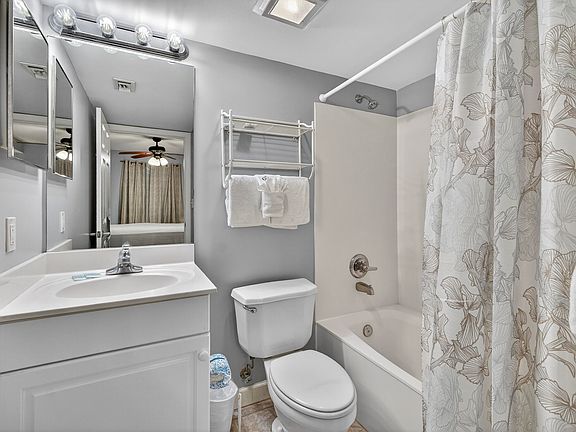 4th image of 866 Santa Rosa Blvd Unit 305