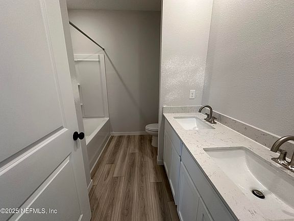5th image of 220 MONTGOMERY Court