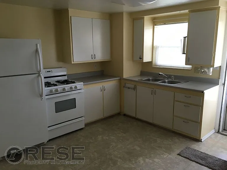8228 S 1750 W — Photo 2