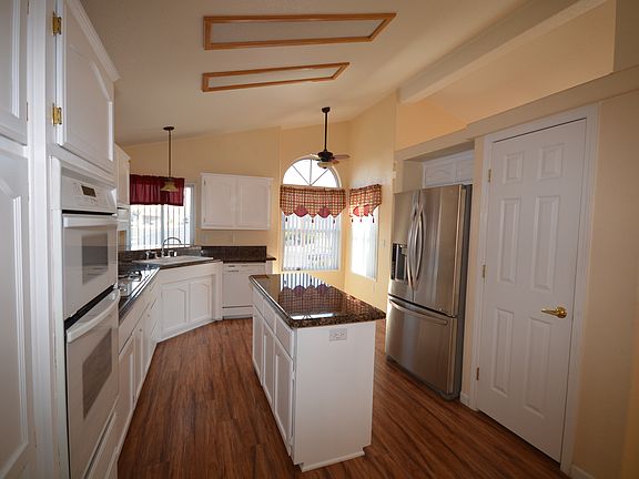KITCHEN ALT VIEW