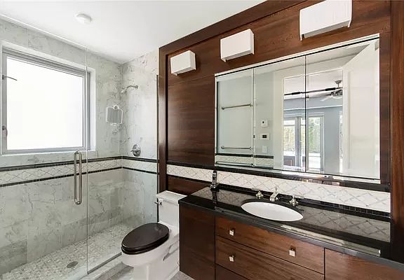 5th image of 426 W 58th St