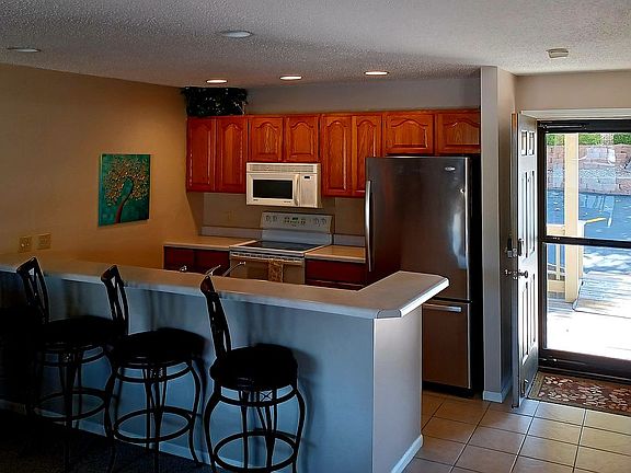 Kitchen/bar area.