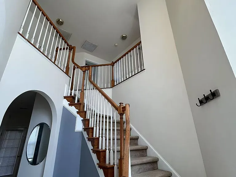 215 Spring Lake Dr — Photo 4
