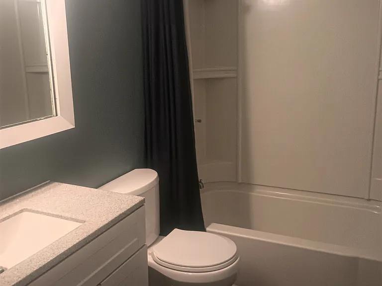 925 Hullview Ave — Photo 9