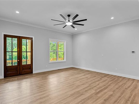 4th image of 2129 Morning Star Ln