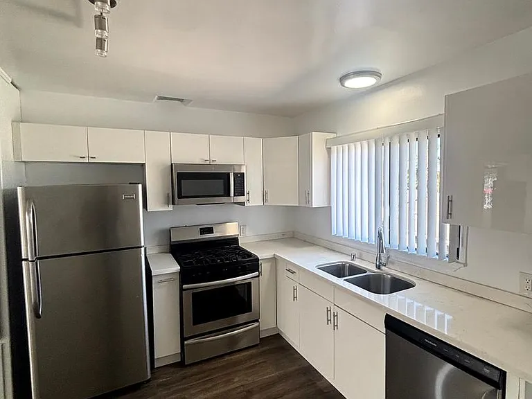 5623-5633 W Venice Blvd — Photo 40