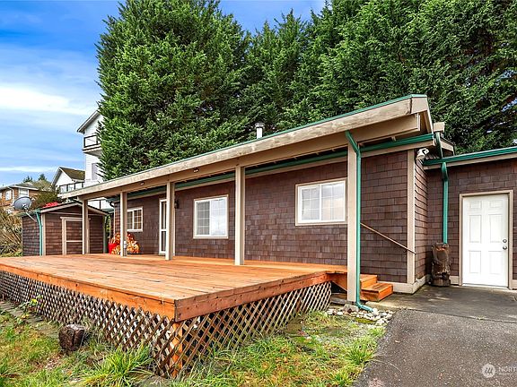 5th image of 8352 Silverdale Way NW