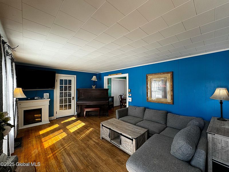 5th image of 9 Ferry Boulevard