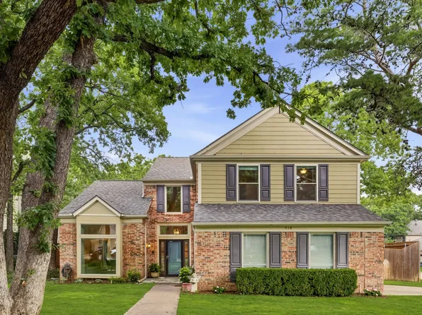 518 Blair Meadow Dr, Grapevine, TX 76051