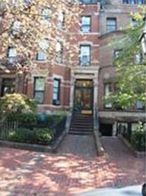 2nd image of 194 Marlborough St APT 2A