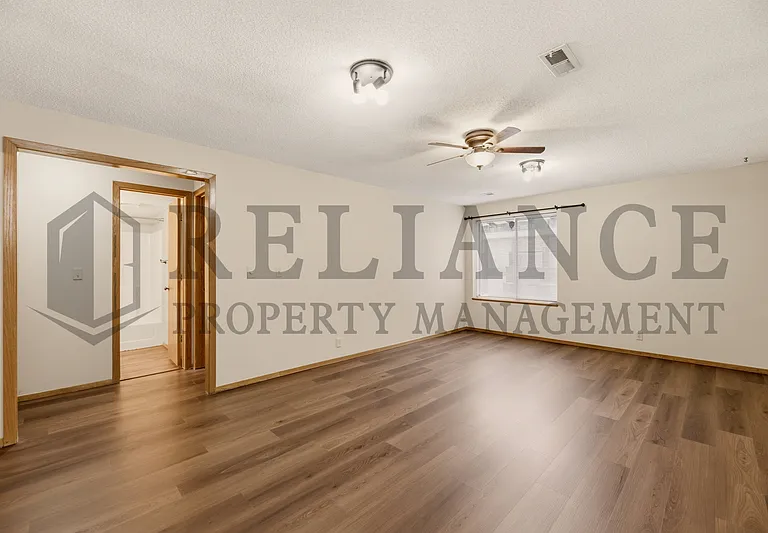 516 N Lakeside Dr — Photo 37