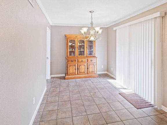 5th image of 8019 Amber Dr