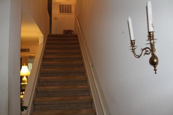 5th image of 540 Fleetwood Ct #B